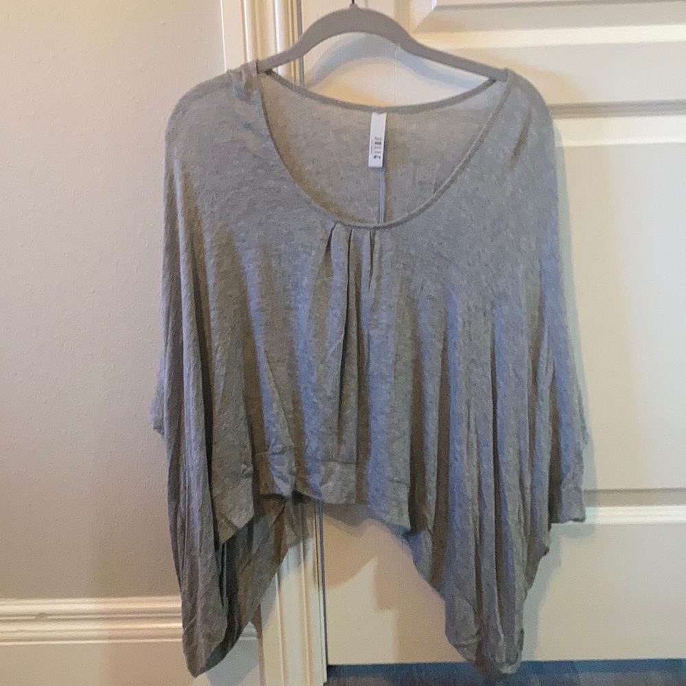 Butterfly style gray top
